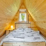 Pod Orehi - - Apartma & Glamping & Savna * Bled