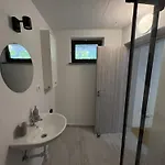 Pod Orehi - - Apartma & Glamping & Savna Appartement Bled