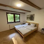 Appartamento Pod Orehi - - Apartma & Glamping & Savna Bled