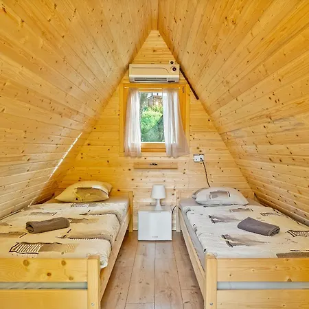 Pod Orehi - - Apartma & Glamping & Savna *