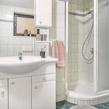Appartement Pod Orehi - - Apartma & Glamping & Savna *