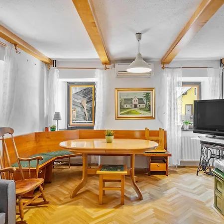 Pod Orehi - - Apartma & Glamping & Savna Apartment Bled