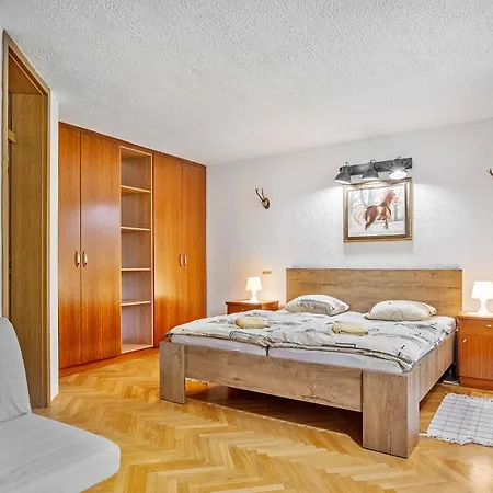 Apartment Pod Orehi - - Apartma & Glamping & Savna Bled