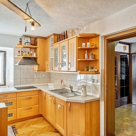 Pod Orehi - - Apartma & Glamping & Savna *