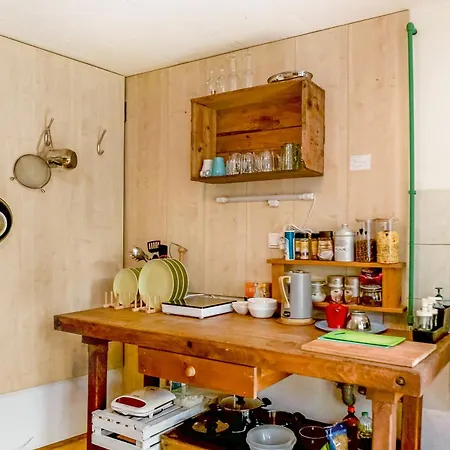 Pod Orehi - - Apartma & Glamping & Savna *