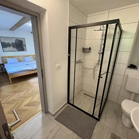 Pod Orehi - - Apartma & Glamping & Savna Appartement *