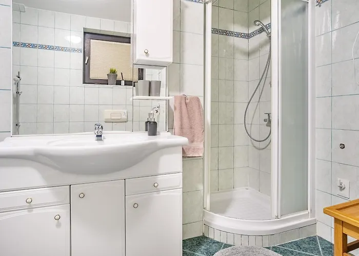 Apartamento Pod Orehi - - Apartma & Glamping & Savna *