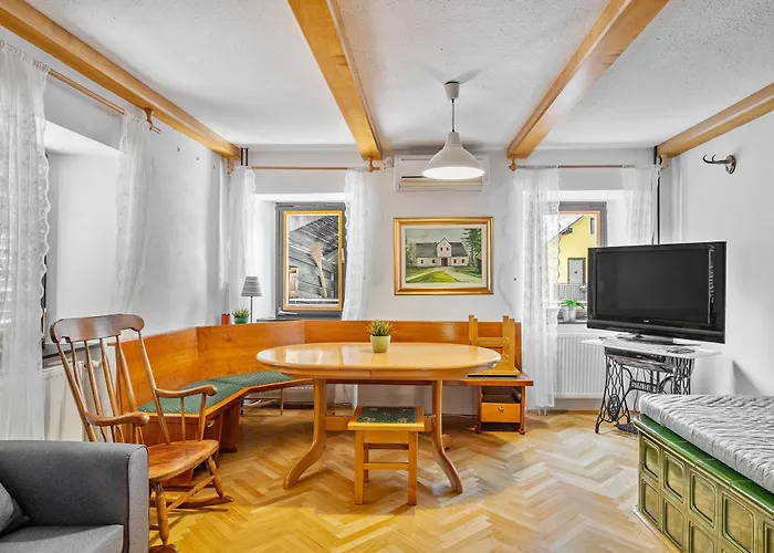 Pod Orehi - - Apartma & Glamping & Savna Apartamento Bled