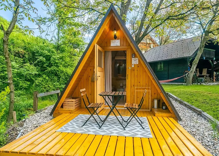 Pod Orehi - - Apartma & Glamping & Savna Bled